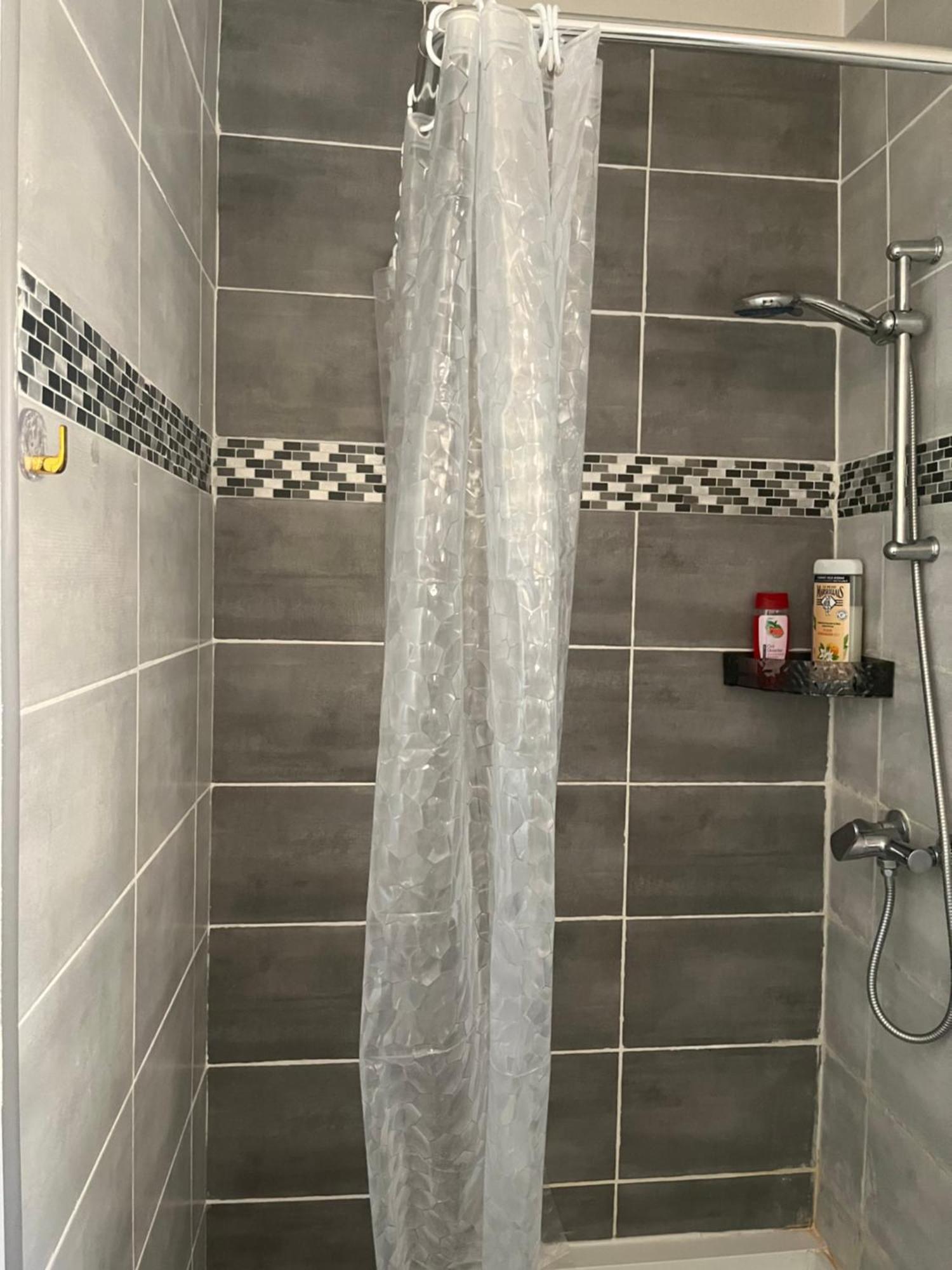 Charmant Appartement Climatise Quartier Las Cobas ペルピニャン エクステリア 写真